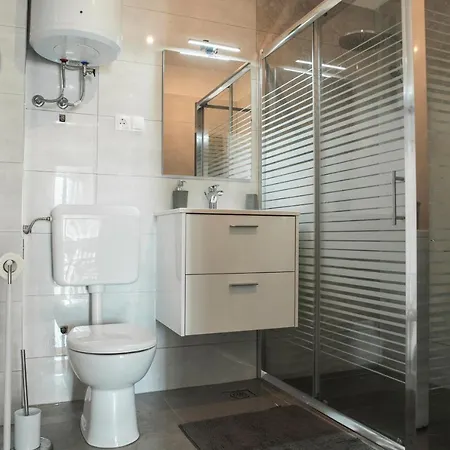 Apartments Anamarie Omis Exterior photo
